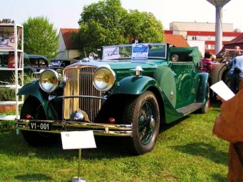 Dobrý tip,veteráni v zámeckém parku – Soutěž elegance historických automobilů 8.5.2009, Roztoky u Prahy