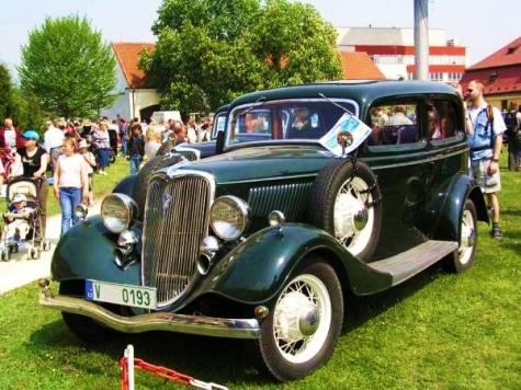 Automobiloví veteráni – historie, tradice a poselství budoucím generacím