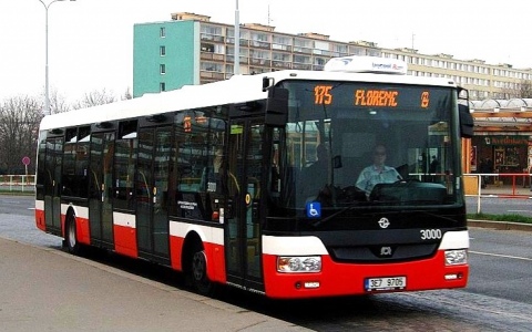 Autobusy – Praha se dočkala, dvacet nových autobusů zažije 1. září svůj první pracovní den